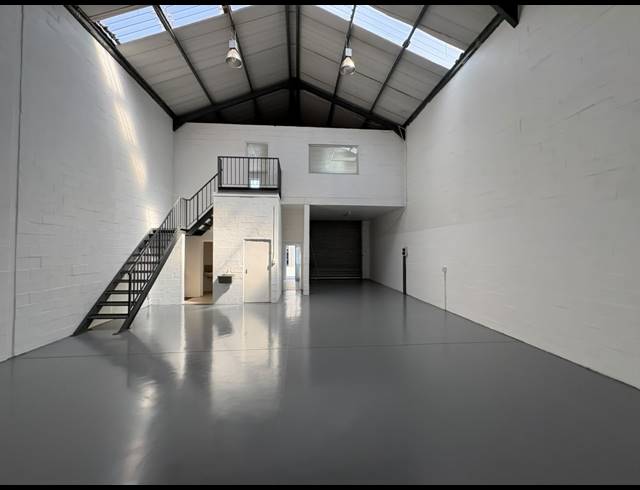 200M² WAREHOUSE TO LET IN ASLA PARK